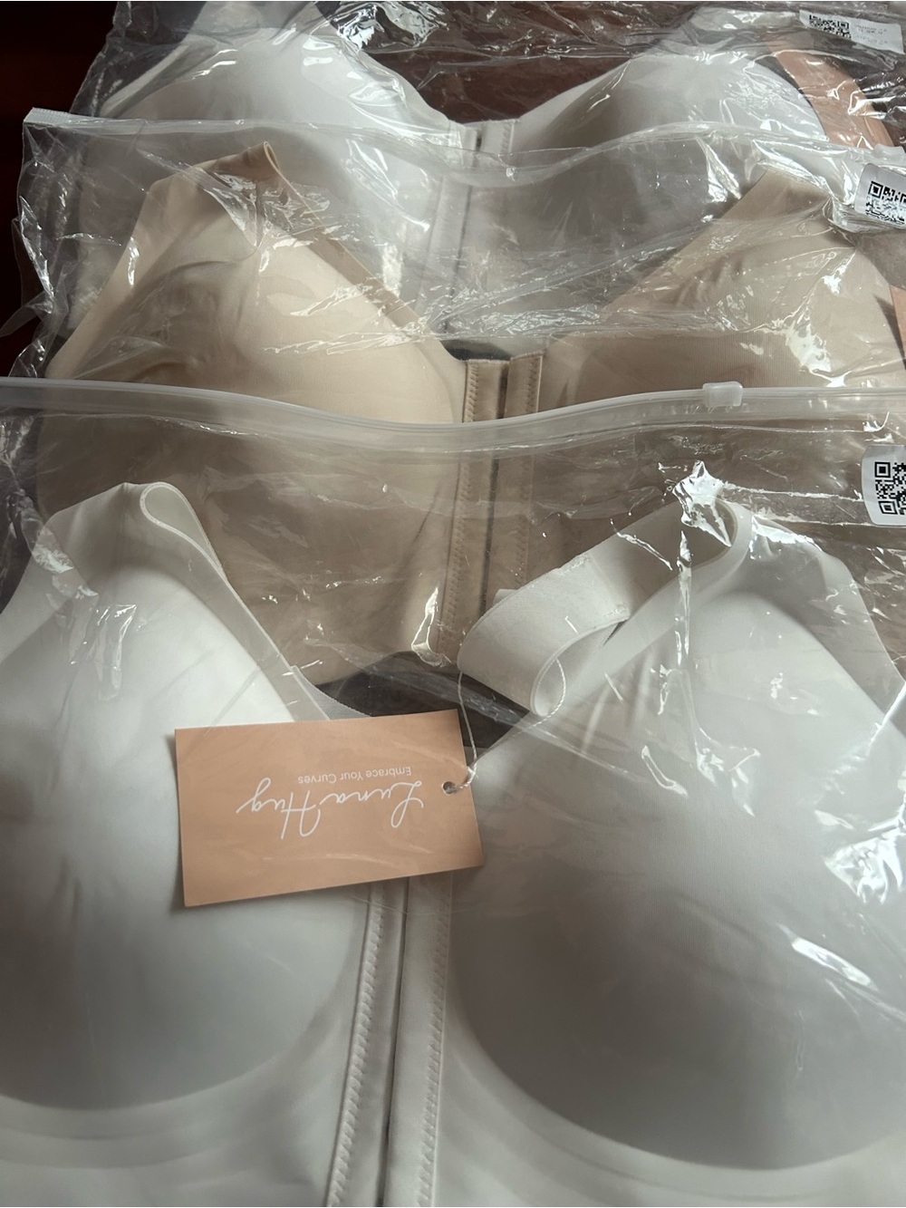 Seamless Front-Closure Wireless Bras-3 Ordered 44B- Bag marked medium